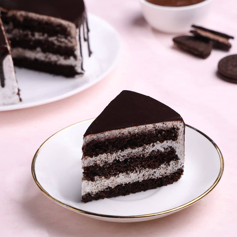 Sliced View of Choco Oreo Cake
