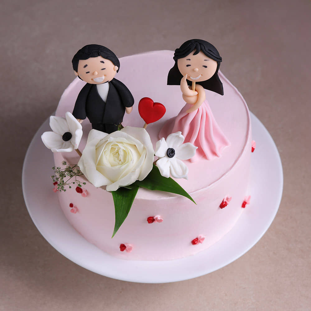 Front View of Flowers N Smiles Anniversary Cake