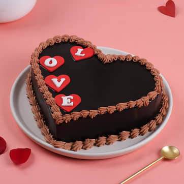 Love Whisper Chocolate Cake