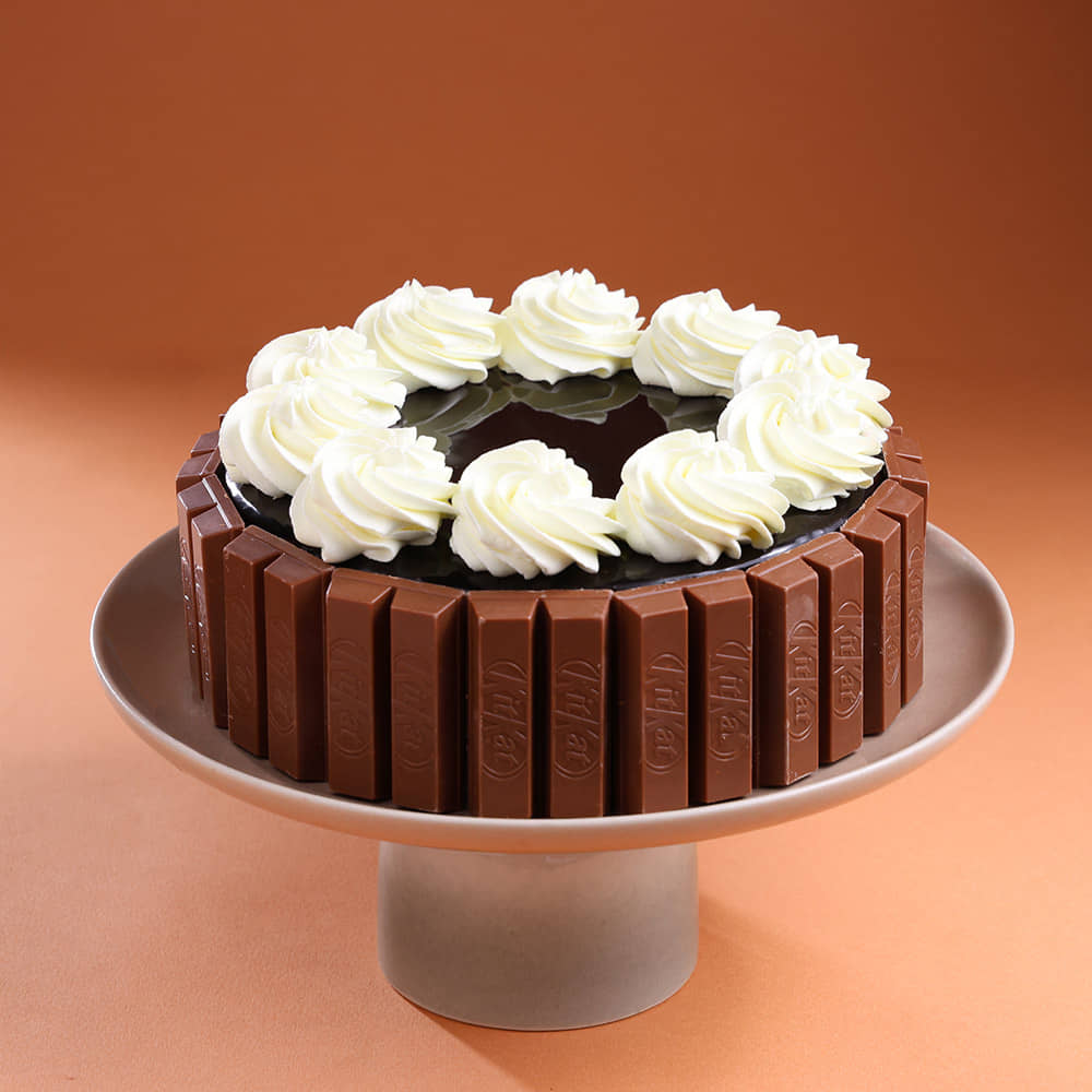 Side View of KitKat Bars Cake