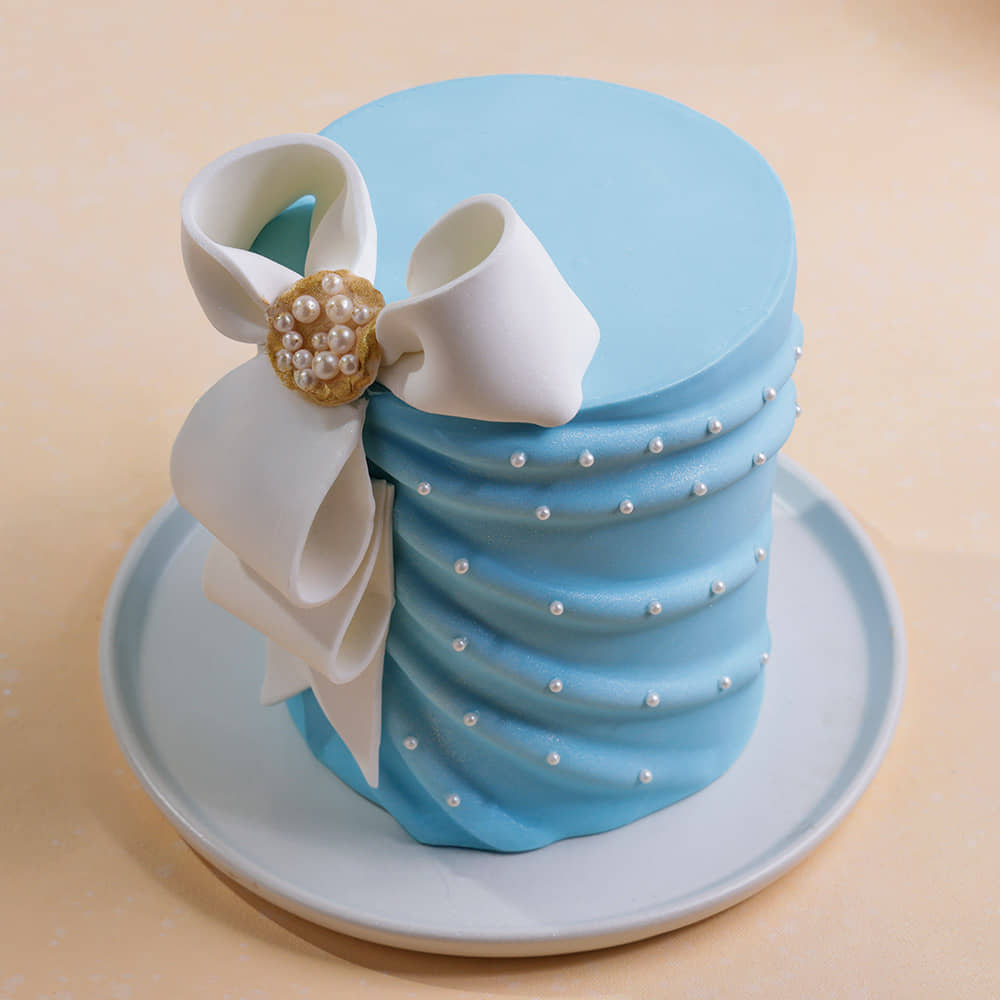 Top View of Pearls N Drapes Theme Cake
