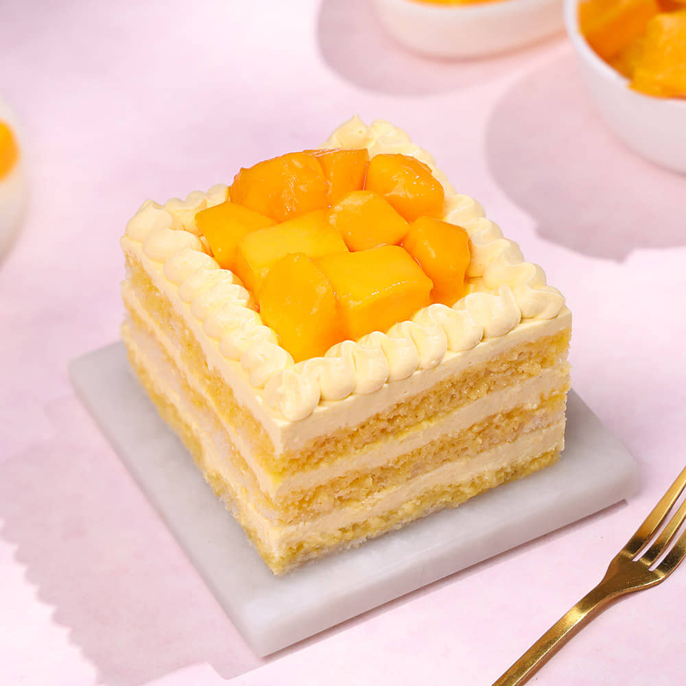Classic mango pastry with fresh cream layers