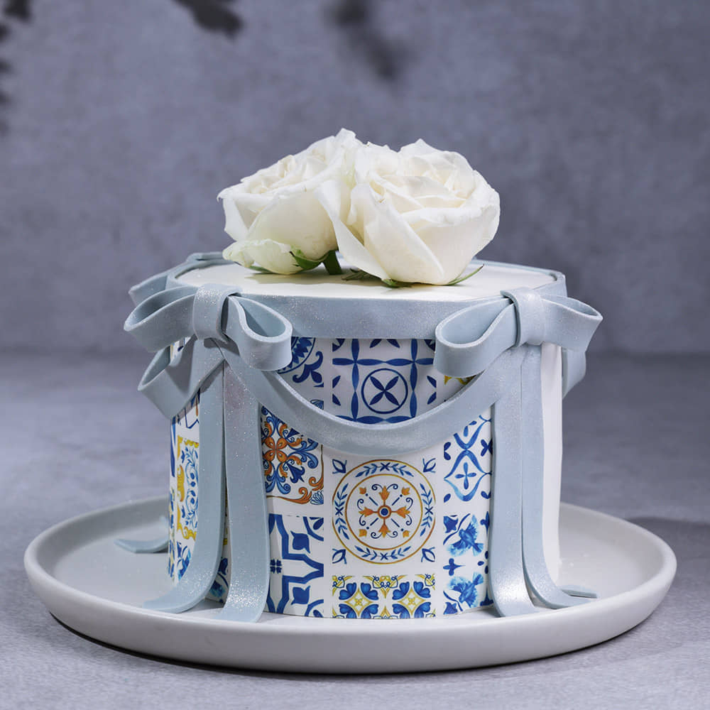 Front View of Roses N Ribbons Theme Cake