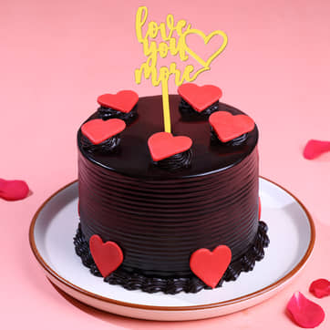 Round Chocolate Cake for Anniversary