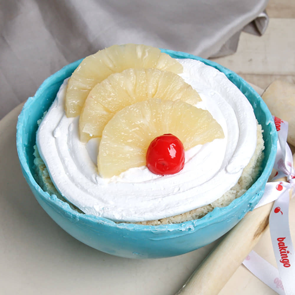 Pineapple Doremon Pinata Cake