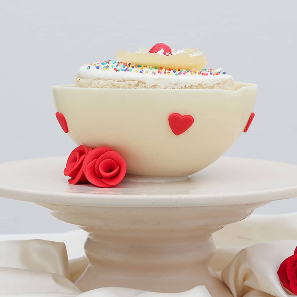 Open View of Pinata Pineapple Cake for Anniversary