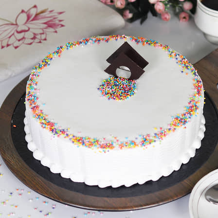 Round Shaped Vanilla Cake