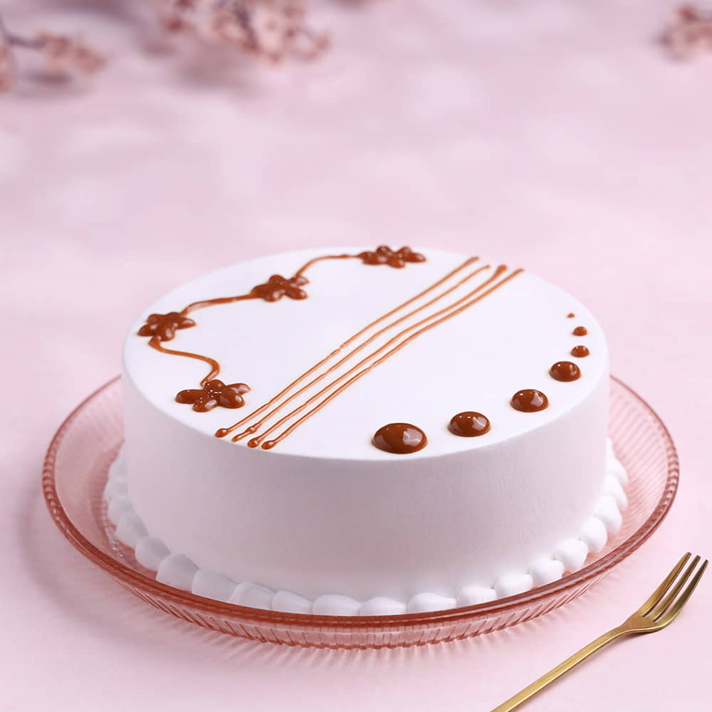 Side View of Round Vanilla Caramel Cake
